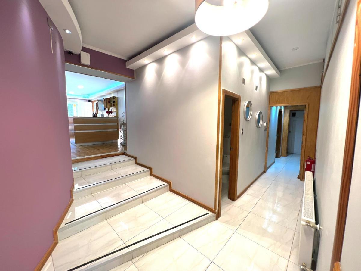 Апартаменты Incredible Downtown Duplex With Interior Backyard Пунта-Аренас Экстерьер фото