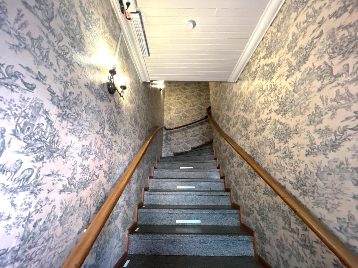 Апартаменты Incredible Downtown Duplex With Interior Backyard Пунта-Аренас Экстерьер фото