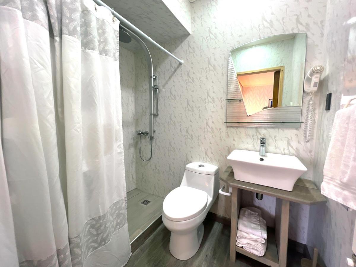 Апартаменты Incredible Downtown Duplex With Interior Backyard Пунта-Аренас Экстерьер фото